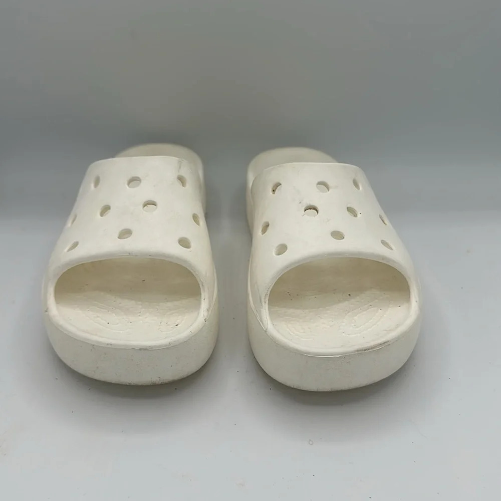 womens Iconic Comfort Crocs classic platform slide white size 6 - Picture 2 of 5